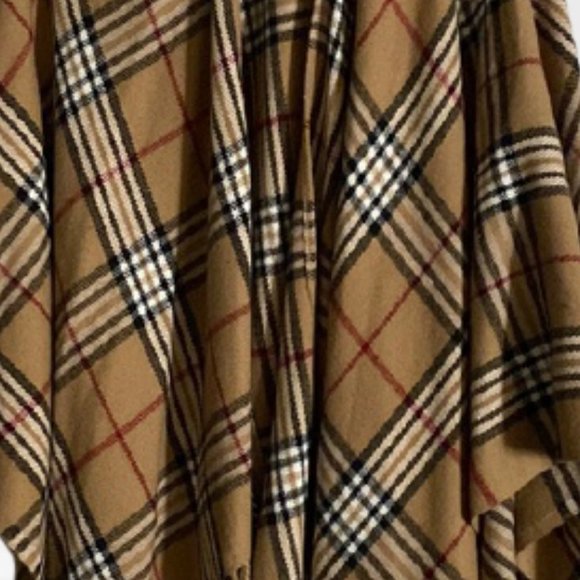 NWOT plaid shawl with fringe - Picture 2 of 4